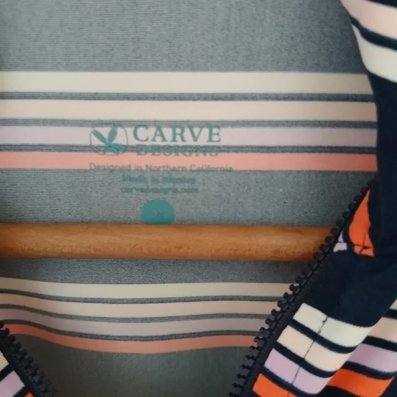 Carve Designs Rashguard - Picture 5 of 8